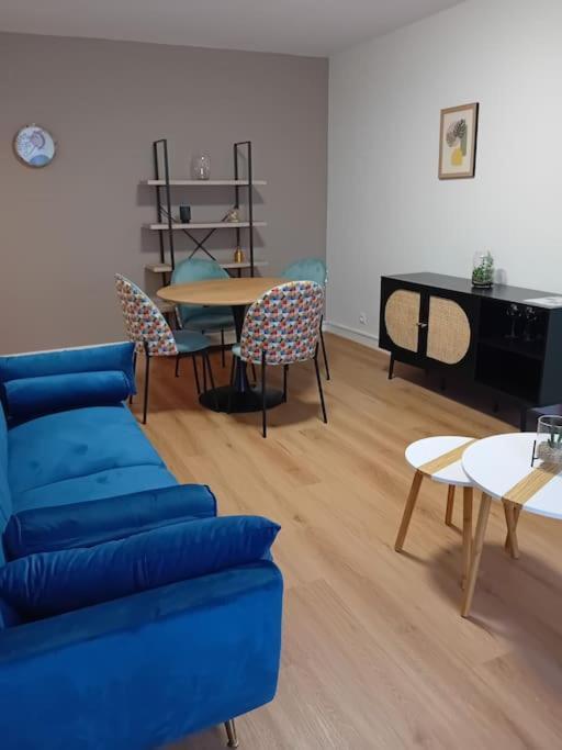 T2- 40 M2- Place Parking Souterrain -fibre Appartement *