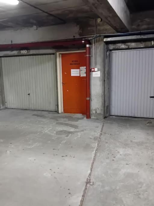 T2- 40 M2- Place Parking Souterrain -fibre Appartement